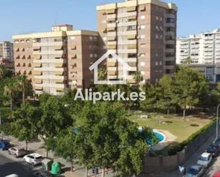 Vista exterior de Pis en venda en Alicante / Alacant amb Aire condicionat, Piscina i Piscina comunitària