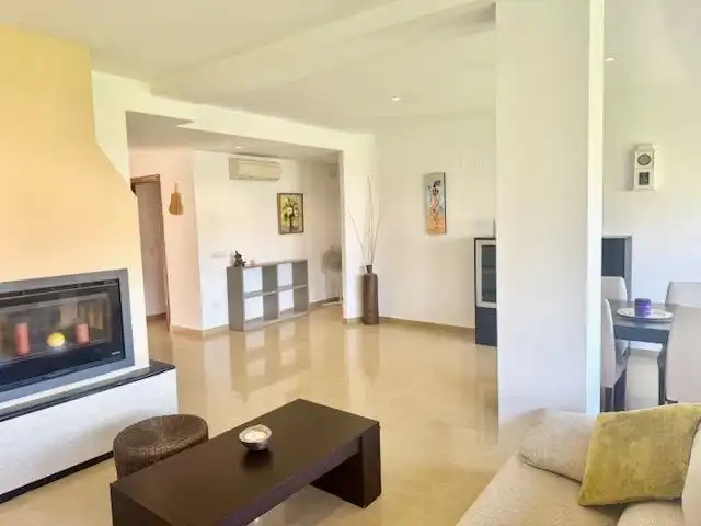Wohnzimmer von Dachboden zur Miete in Altea mit Klimaanlage, Terrasse und Möbliert