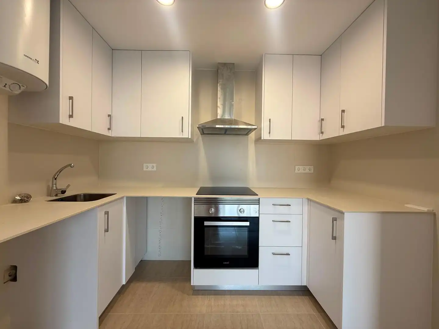 Cocina de Apartamento en venta en Deltebre con Calefacción, Terraza y Balcón