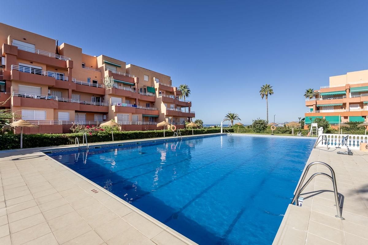 Swimming pool of Planta baja for sale in Salobreña  with Terrace and Community pool