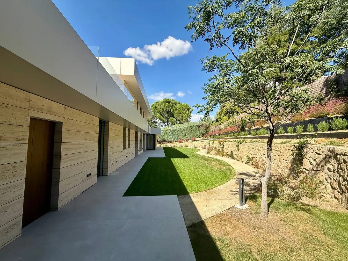 Vista exterior de Casa o xalet en venda en Boadilla del Monte amb Calefacció i Jardí privat