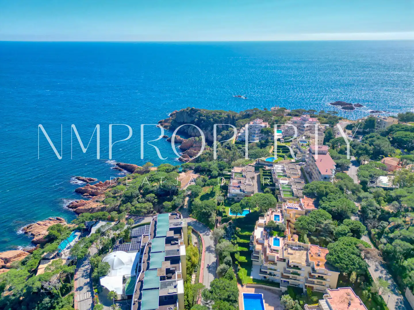 Vista exterior de Ático de alquiler en Sant Feliu de Guíxols con Aire acondicionado, Terraza y Piscina