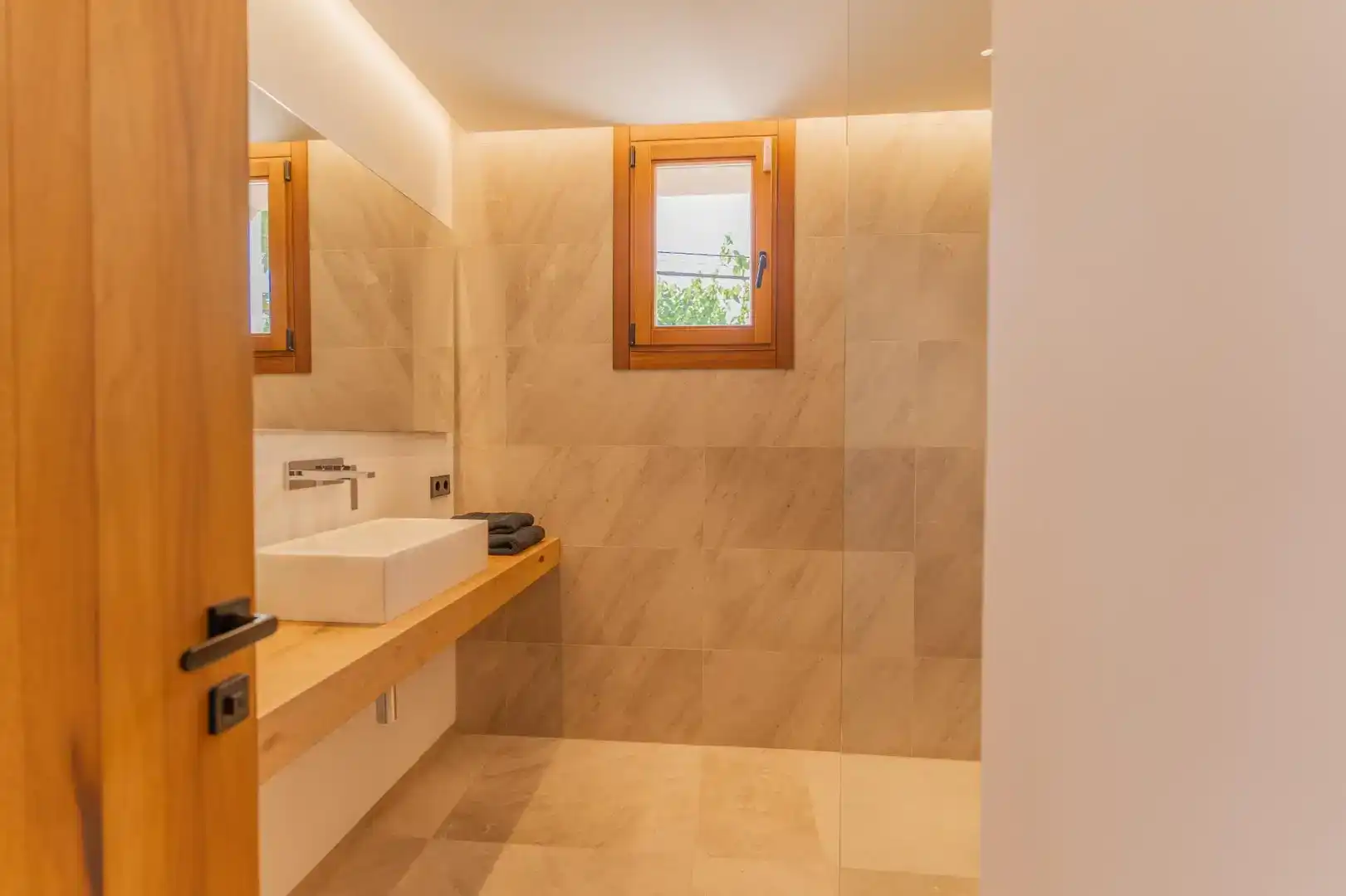 Bathroom of Flat for sale in Santa Eugènia  with Air Conditioner, Private garden and Parquet flooring