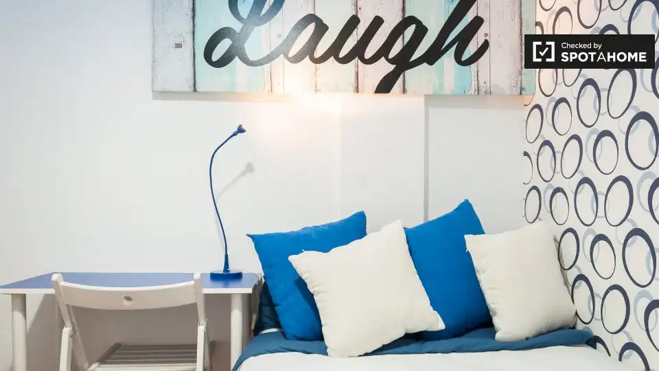 Habitación de Piso de alquiler en Alcalá de Henares con Aire acondicionado, Calefacción y Amueblado