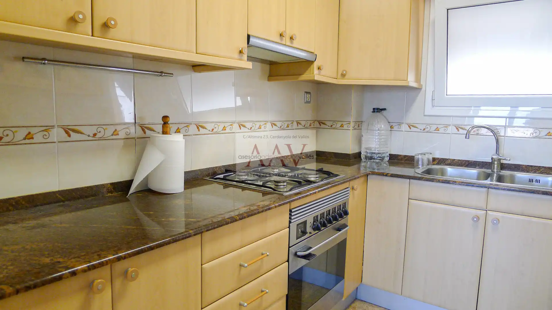 Cocina de Piso en venta en Cerdanyola del Vallès con Calefacción, Horno y Balcón