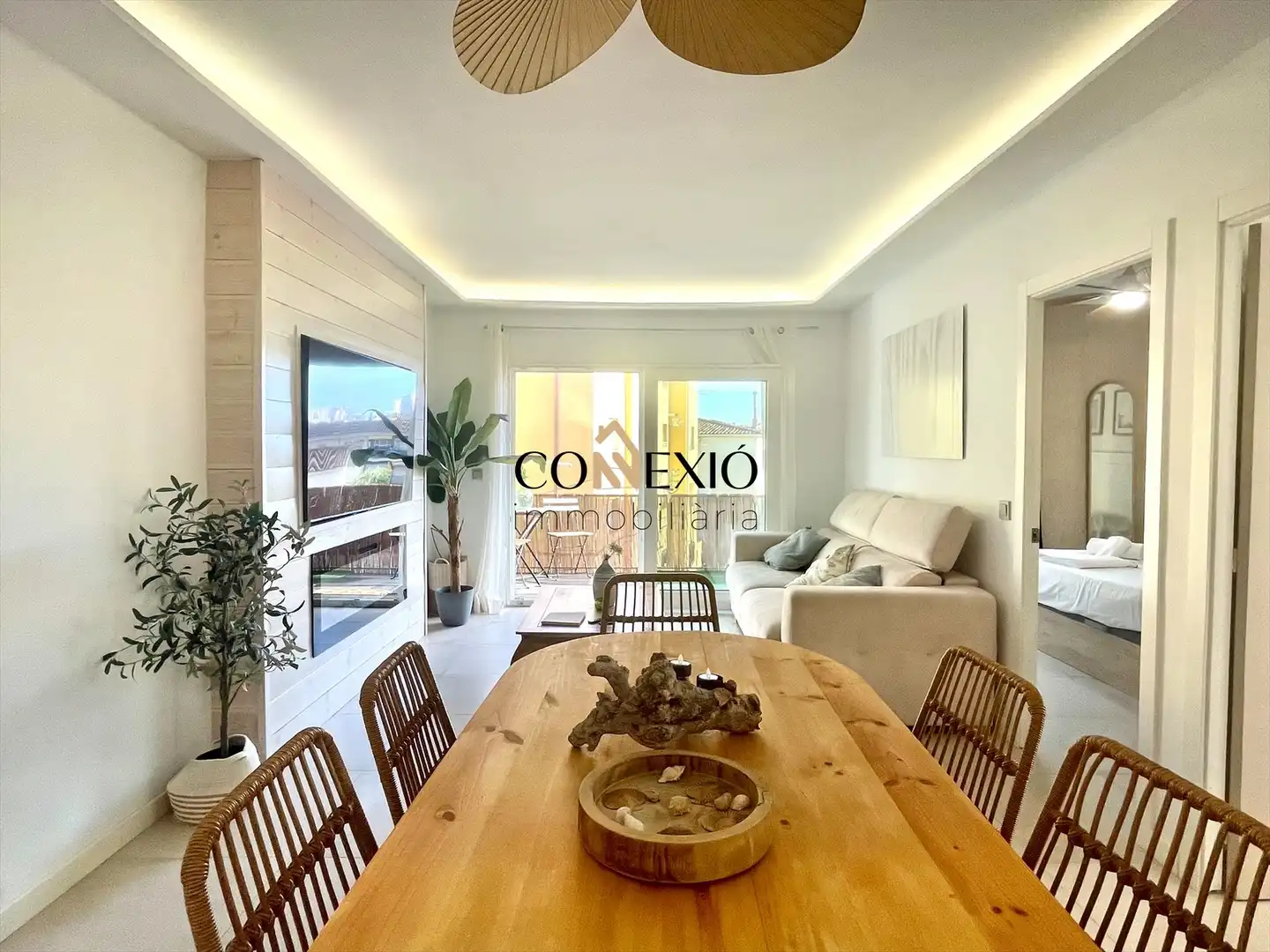 Sala de estar de Piso en venta en Castell d'Aro, Platja d'Aro i s'Agaró con Calefacción, Terraza y Amueblado
