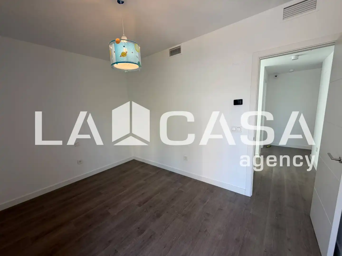 Semi-detached house for sale in Entrenúcleos, imagen 17