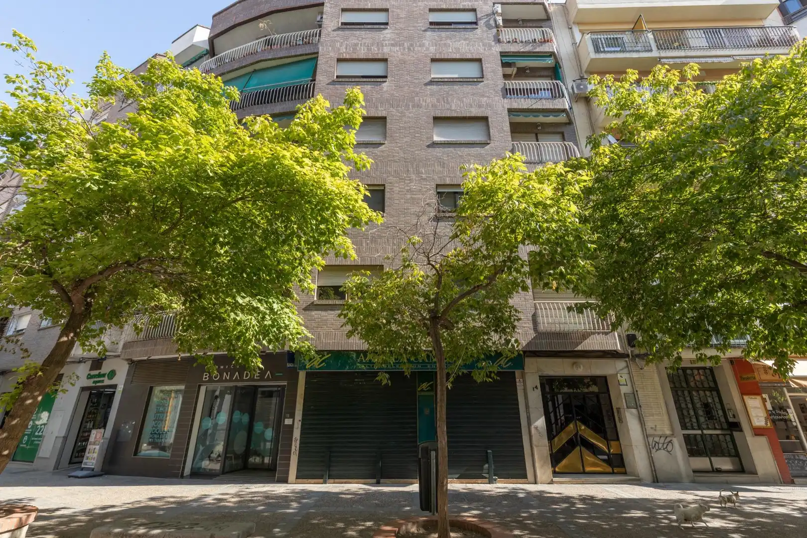 Außenansicht von Wohnung zum Verkauf in Granada mit Heizung, Terrasse und Balkon
