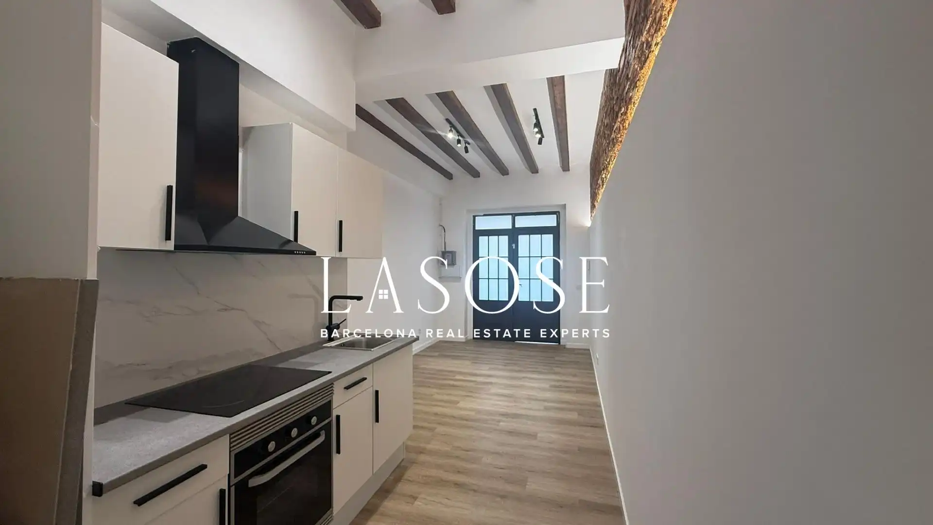 Cocina de Apartamento en venta en Barcelona