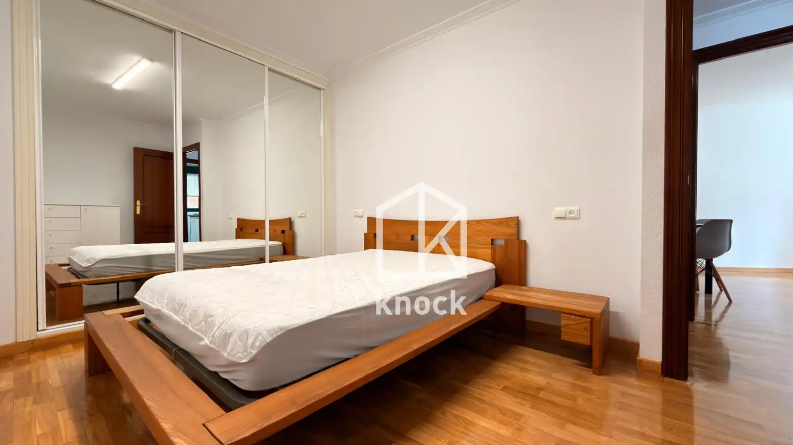 Habitación de Piso en venta en Oviedo  con Calefacción