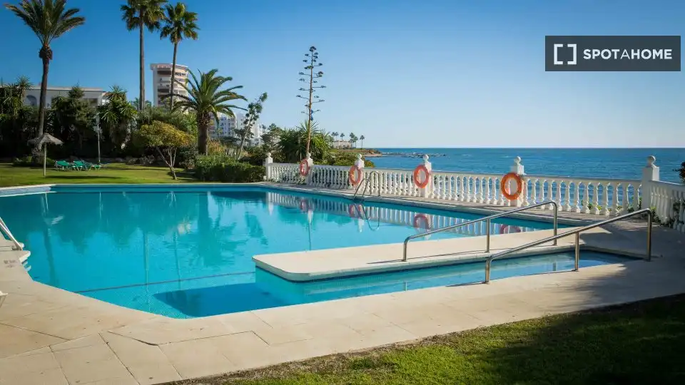 Piscina de Apartamento para compartir en Mijas con Aire acondicionado, Terraza y Amueblado