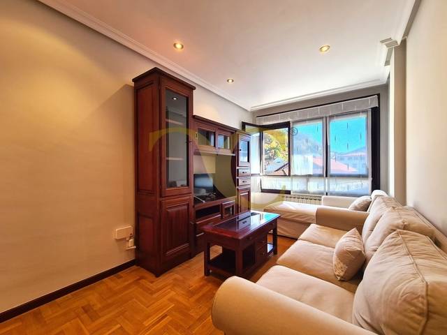 Piso en Venta en Calle Degaña en San Pedro - Siana