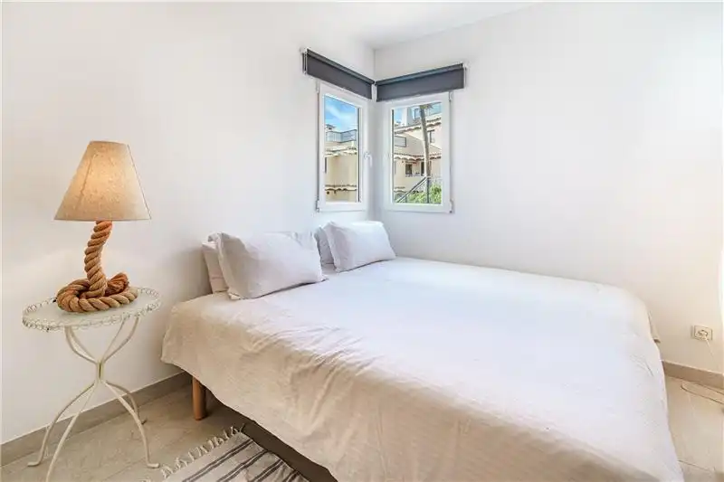 Dormitori de Apartament en venda en Calvià amb Terrassa i Piscina comunitària