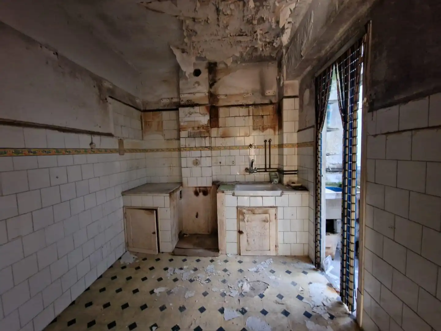 Cocina de Edificio en venta en Vigo 