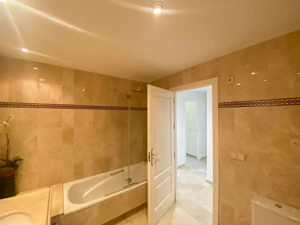 Apartamento con piscina en venta en Calle Trajano, imagen 11