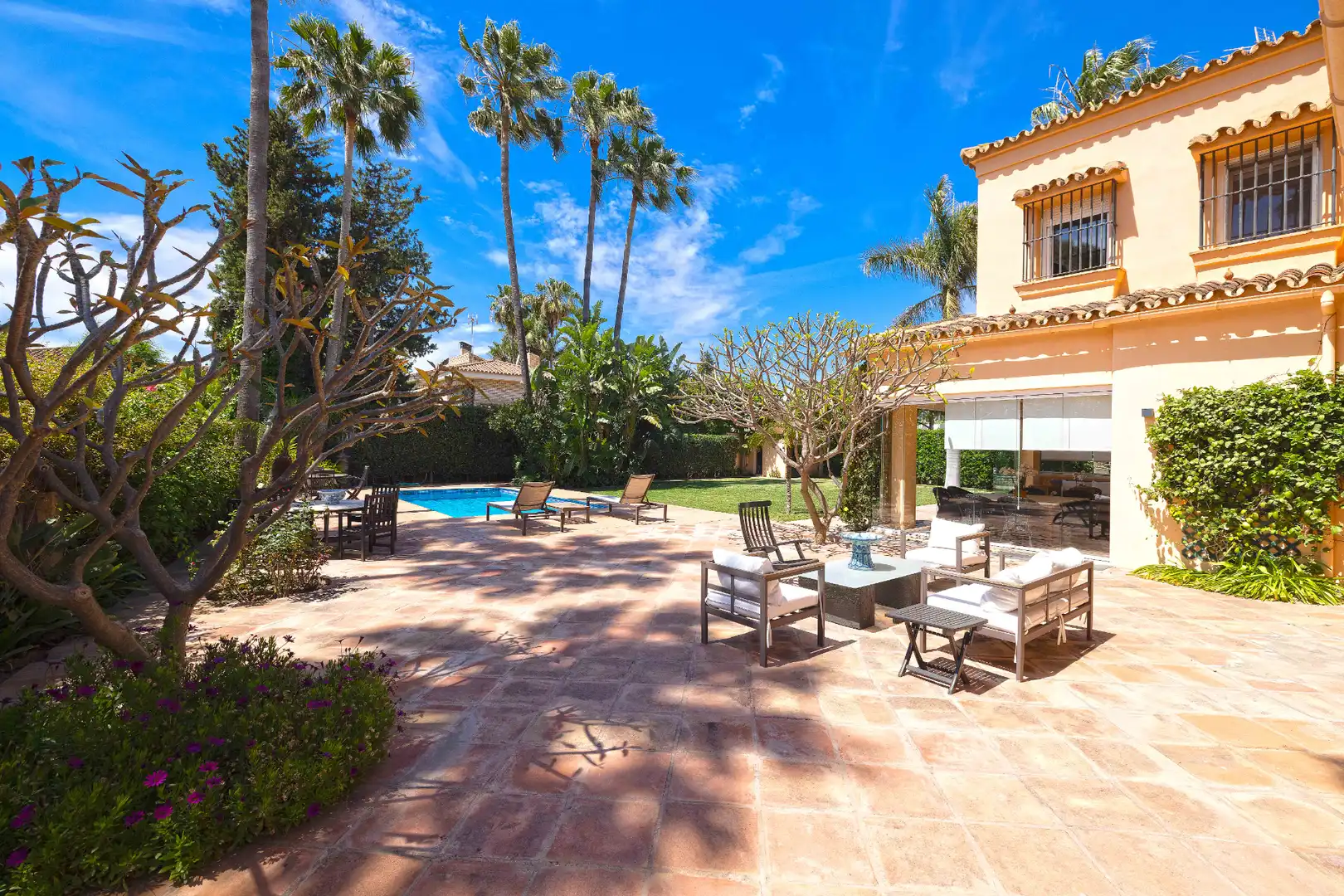 Terrassa de Casa o xalet en venda en Málaga amb Aire condicionat, Calefacció i Jardí privat