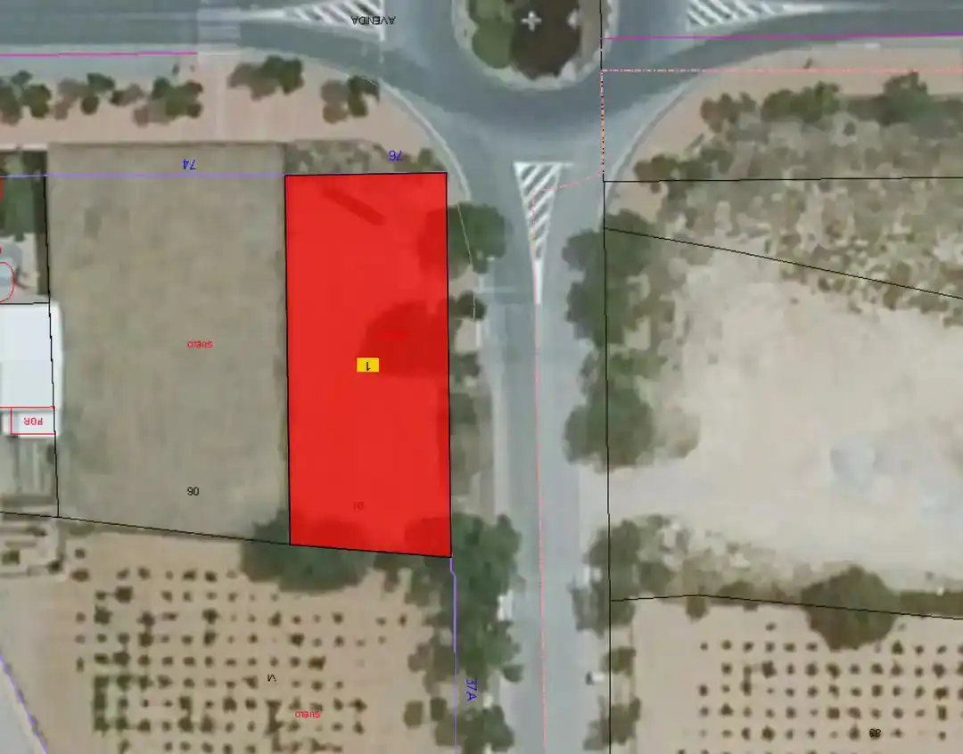 Residential land for sale in Avenida de la Constitución 76