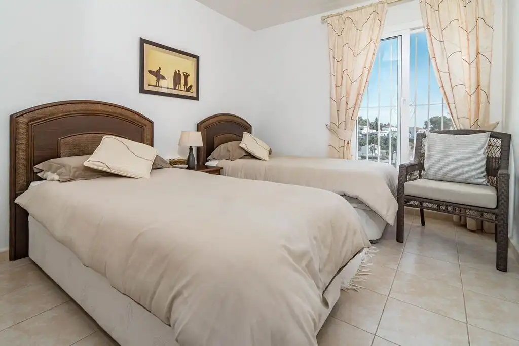 Dormitori de Casa o xalet en venda en Mijas amb Aire condicionat, Jardí privat i Terrassa