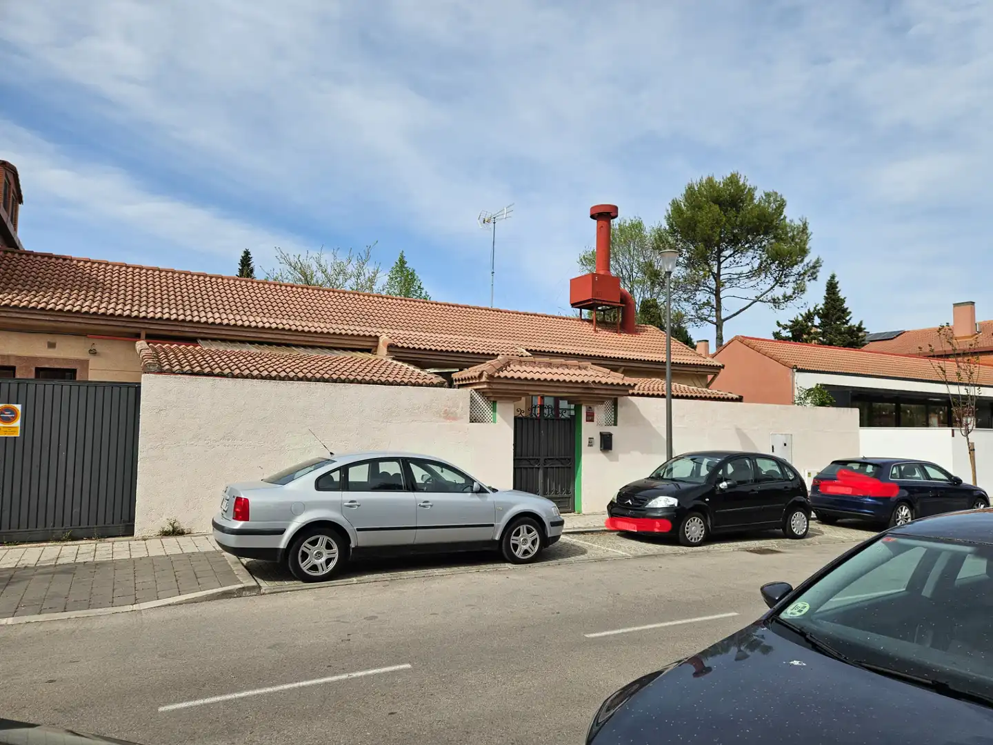 Außenansicht von Geschaftsraum zum Verkauf in Tres Cantos mit Möbliert und Alarm