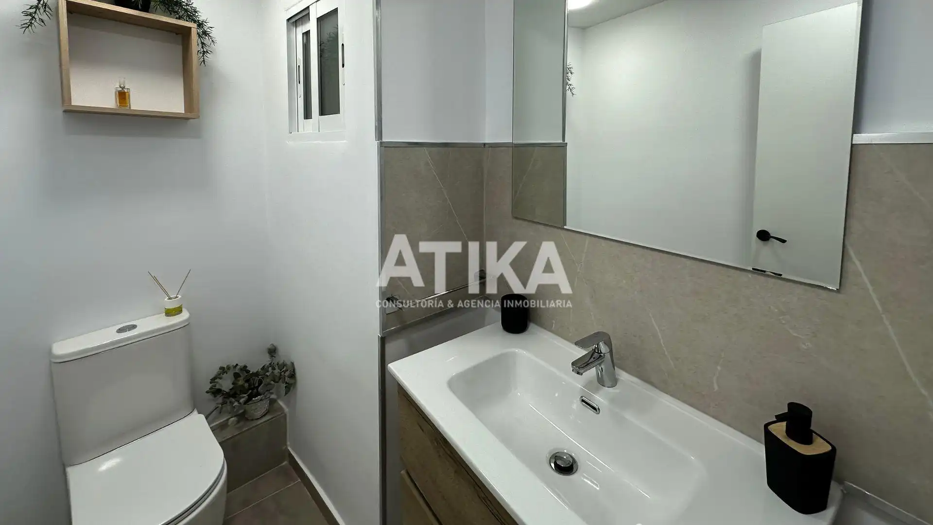 Baño de Piso en venta en Albaida con Parquet, Trastero y Amueblado