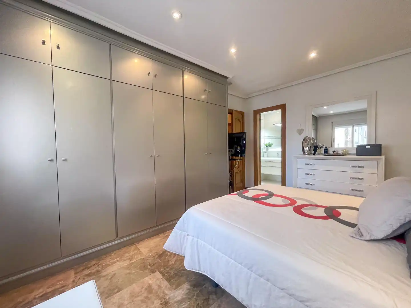 Flat for rent in Plaza JUAN GRANDIA, Requena
