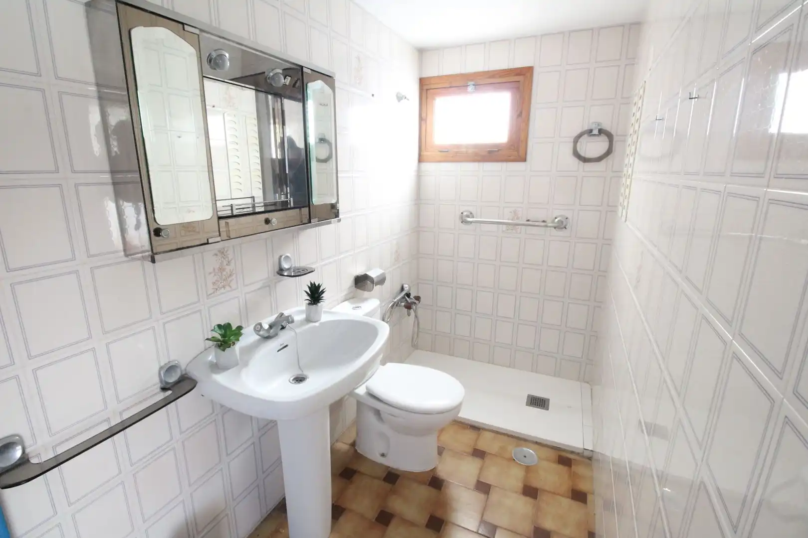 Bathroom of Country homes for sale in Alozaina  with Terrace