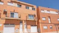 Vista exterior de Casa adosada en venda en Hondón de los Frailes amb Calefacció, Balcó i Piscina comunitària