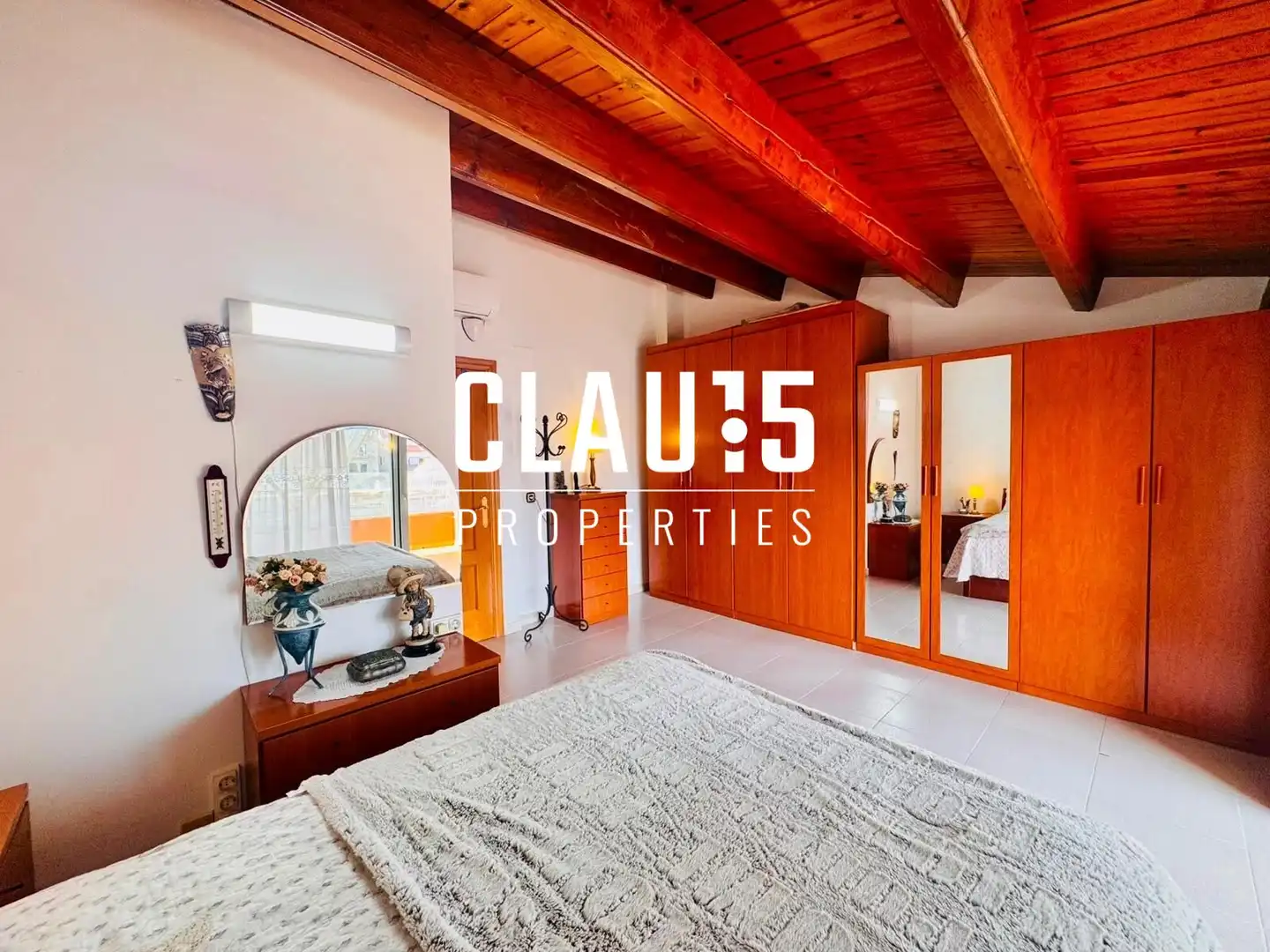 Habitación de Ático en venta en Canet de Mar con Aire acondicionado, Calefacción y Balcón