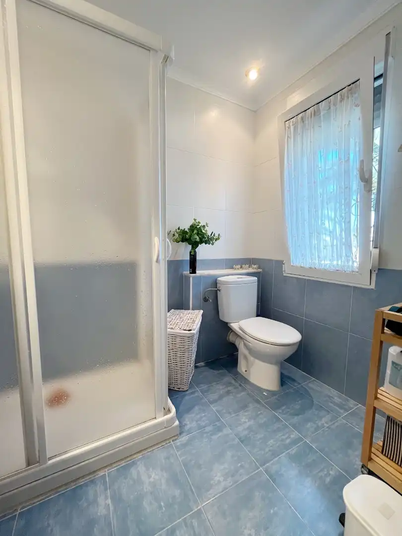 Baño de Casa adosada en venta en Dénia con Aire acondicionado, Terraza y Piscina