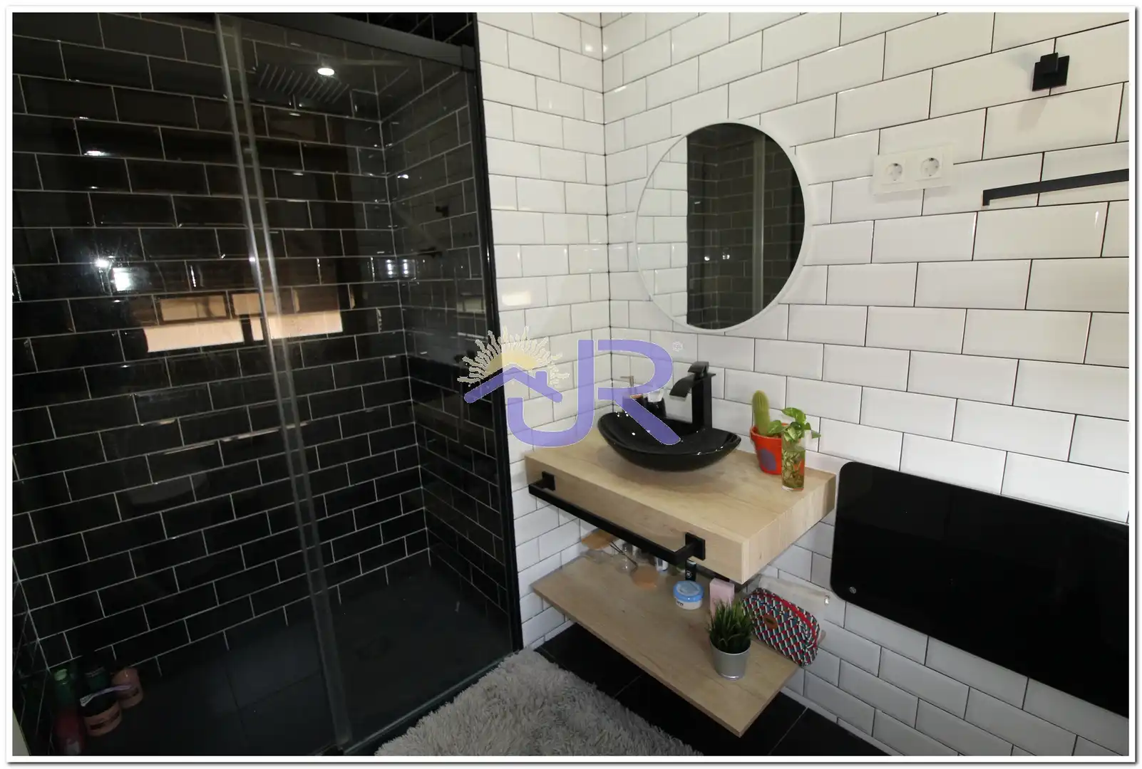 Bathroom of Houses for sale in Paracuellos de Jarama  with Air Conditioner, Private garden and Swimming Pool