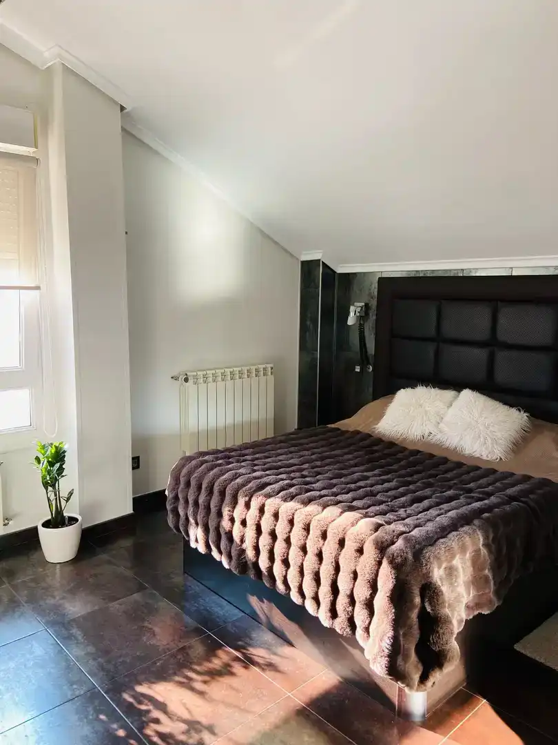 Schlafzimmer von Wohnung zum Verkauf in Entrambasaguas mit Balkon