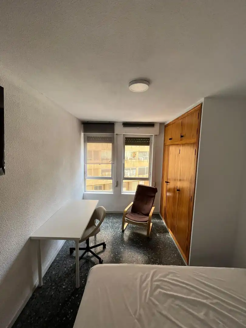Piso de alquiler en Elche / Elx con Jardín privado, Terraza y Amueblado