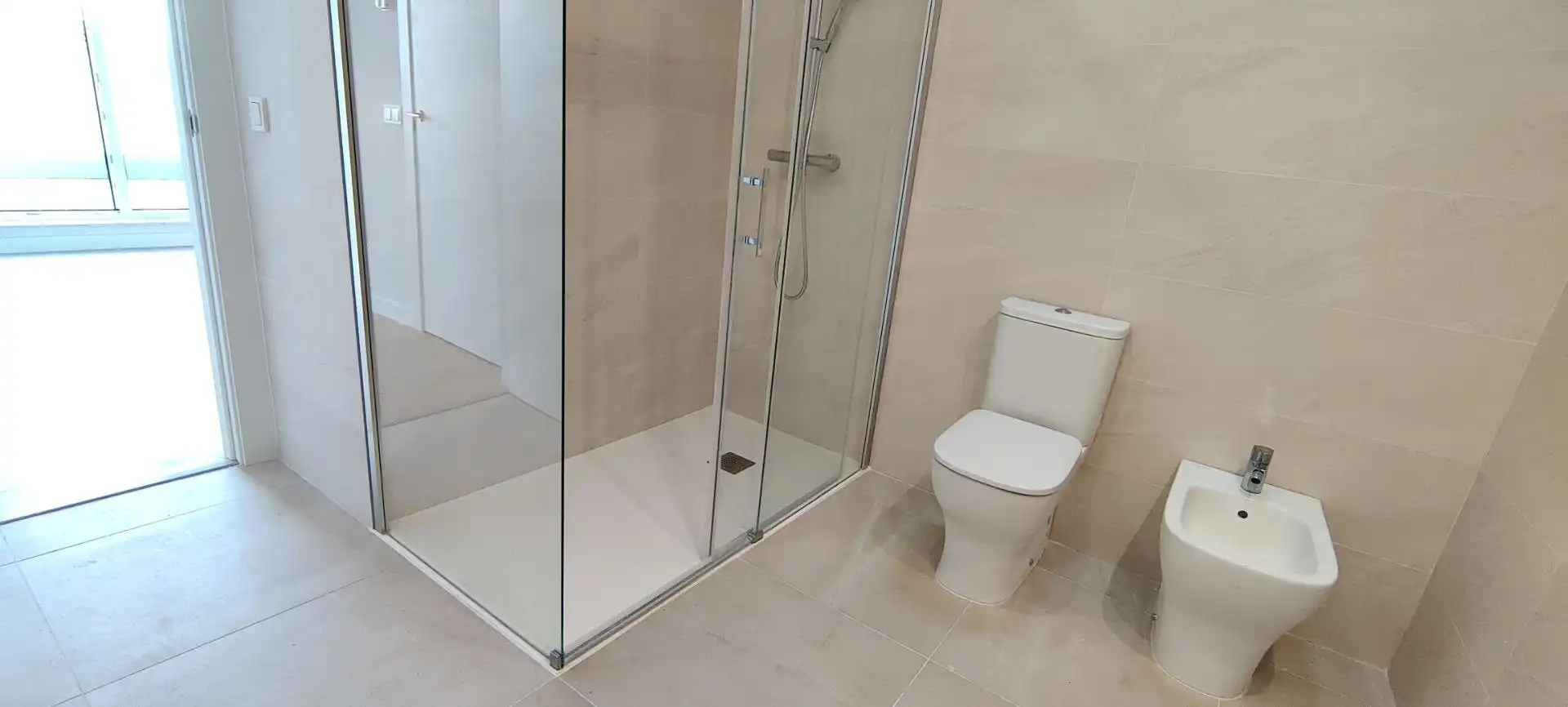 Badezimmer von Dachboden zum Verkauf in Valladolid mit Heizung, Terrasse und Abstellraum