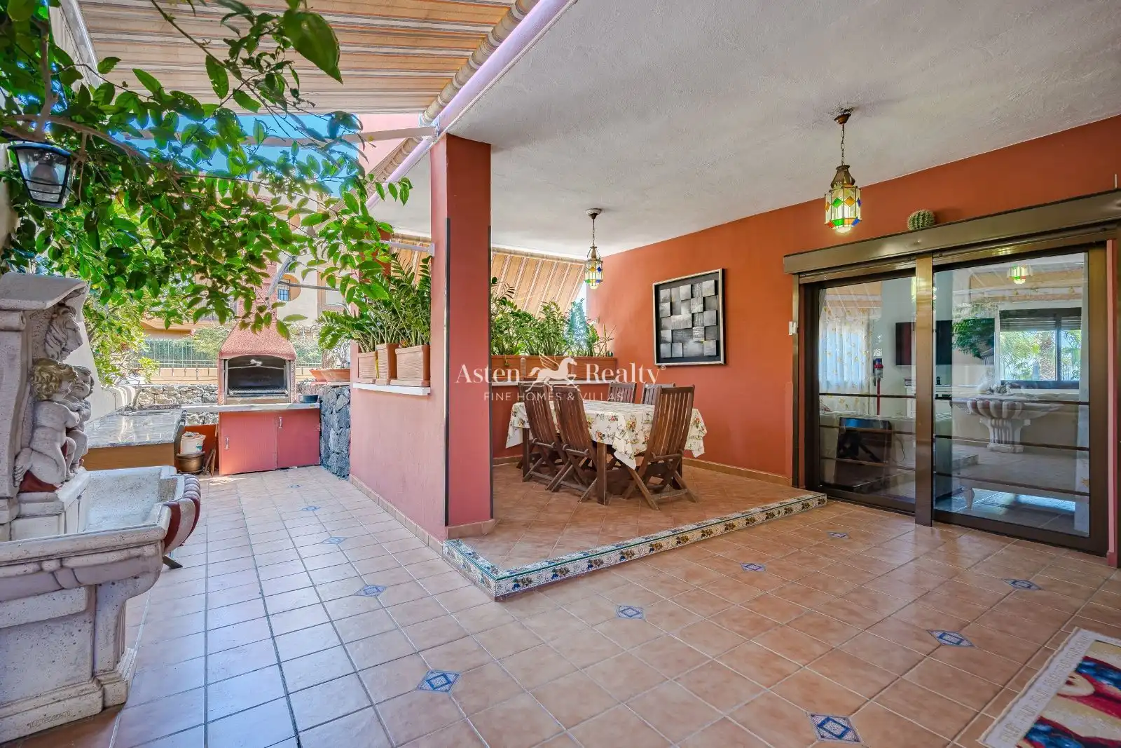 Casa a schiera con piscina in vendita a Casco Urbano