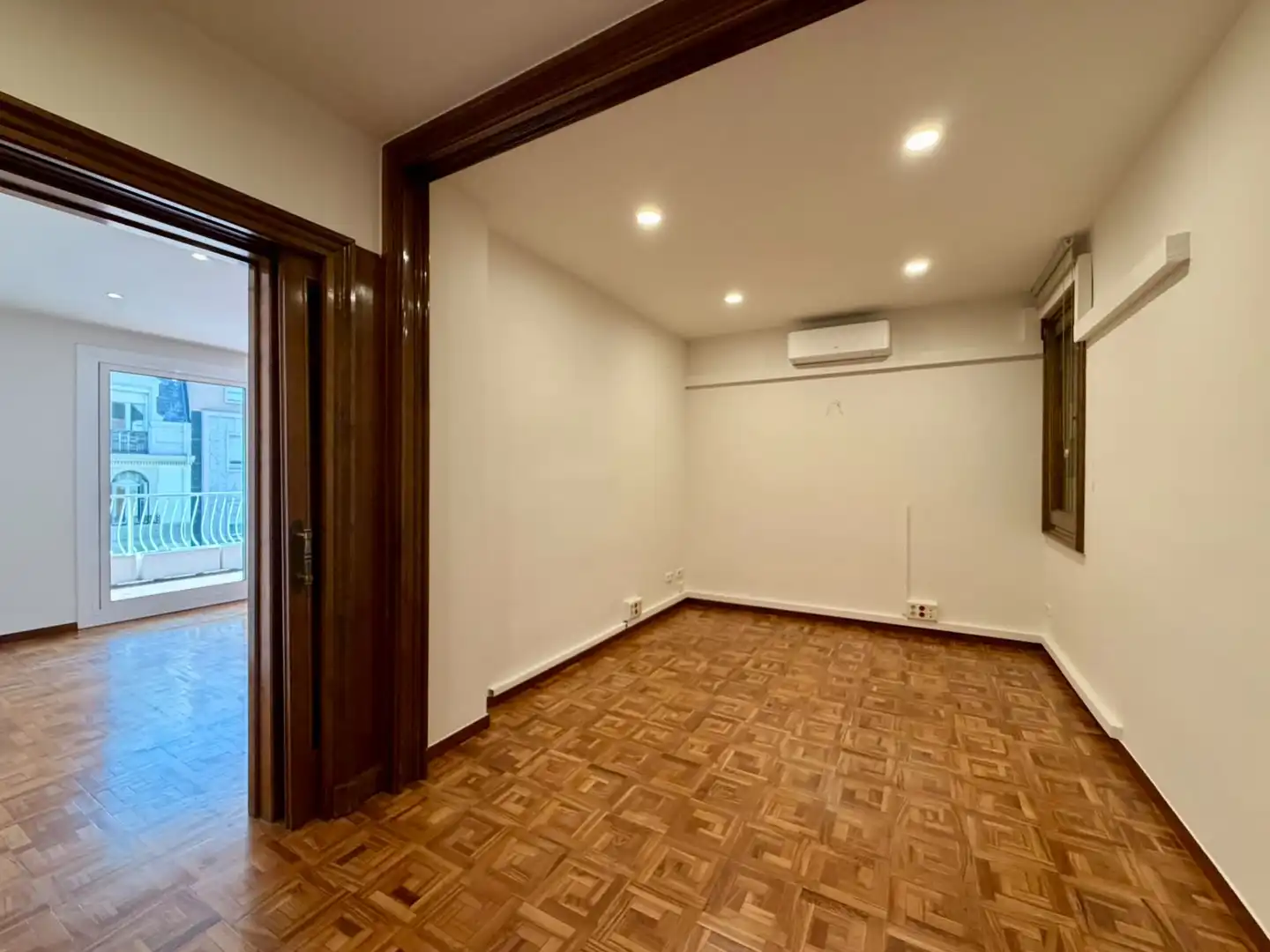 Office space with lift to rent in Carrer de Balmes 181, imagen 11