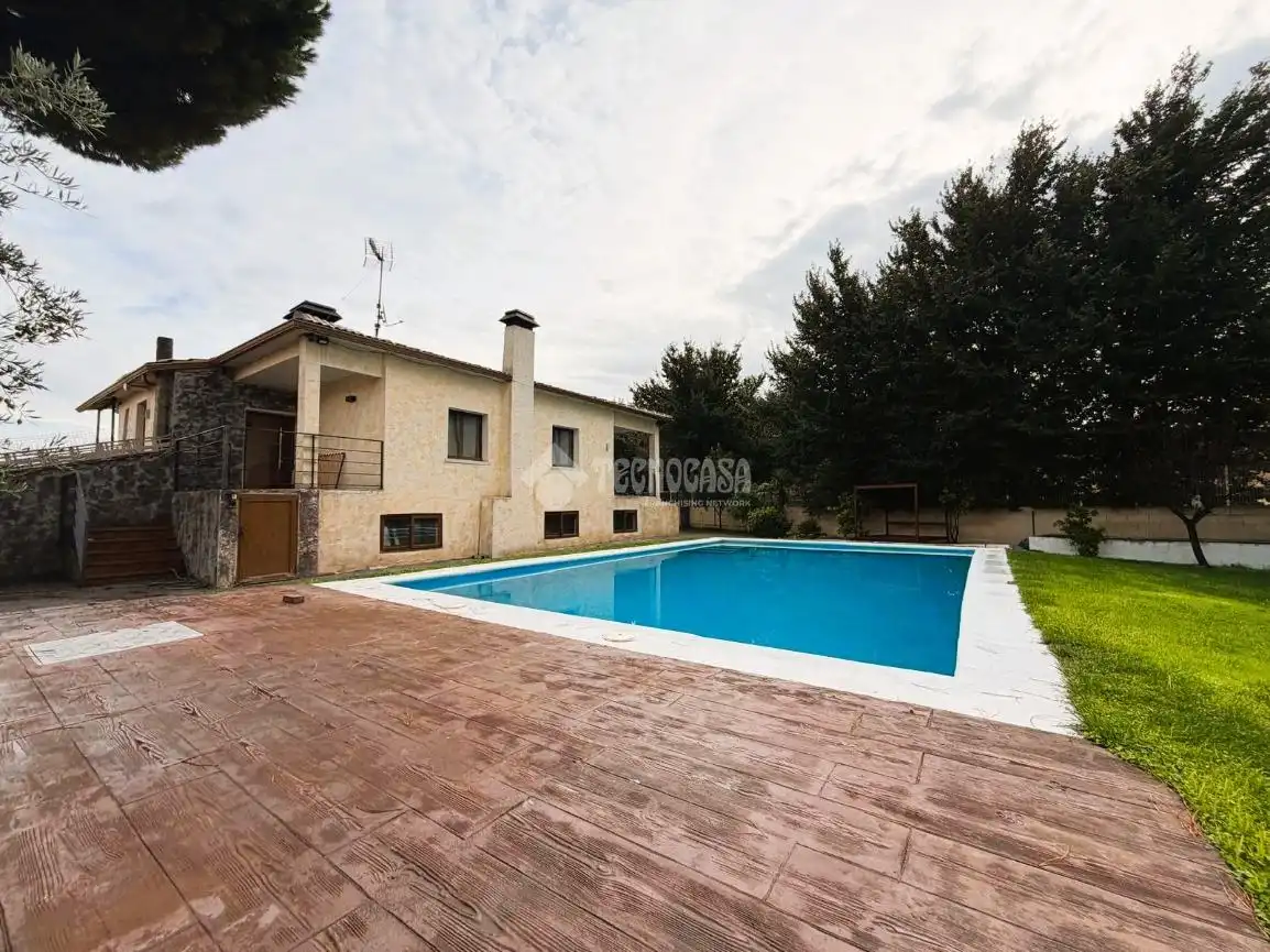 Casa amb piscina en venda a Camarma de Esteruelas, imagen 2