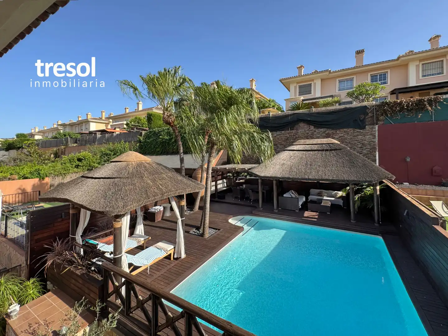 Casa adosada en venda en Alhaurín de la Torre amb Aire condicionat, Jardí privat i Parquet