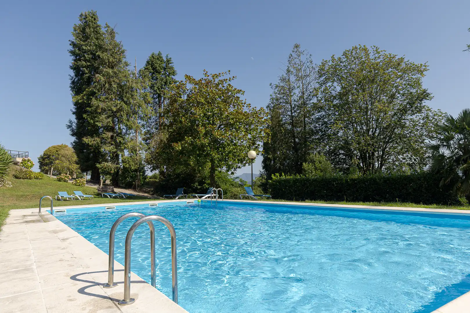 Piscina de Pis en venda en Donostia - San Sebastián  amb Aire condicionat, Calefacció i Forn
