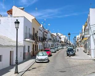 Vista exterior de Casa adosada en venda en La Puebla del Río amb Terrassa