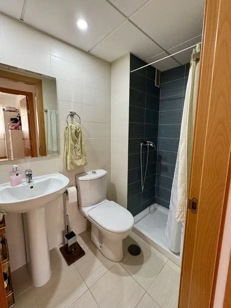 Bathroom of Flat for sale in Benalmádena  with Air Conditioner, Terrace and Swimming Pool
