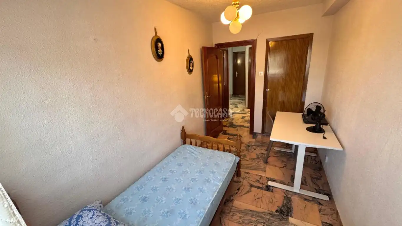 Bedroom of Flat for rent in Granada