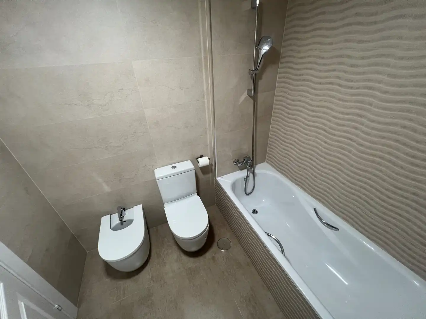 Bathroom of Flat for sale in Málaga  with Terrace and Community pool