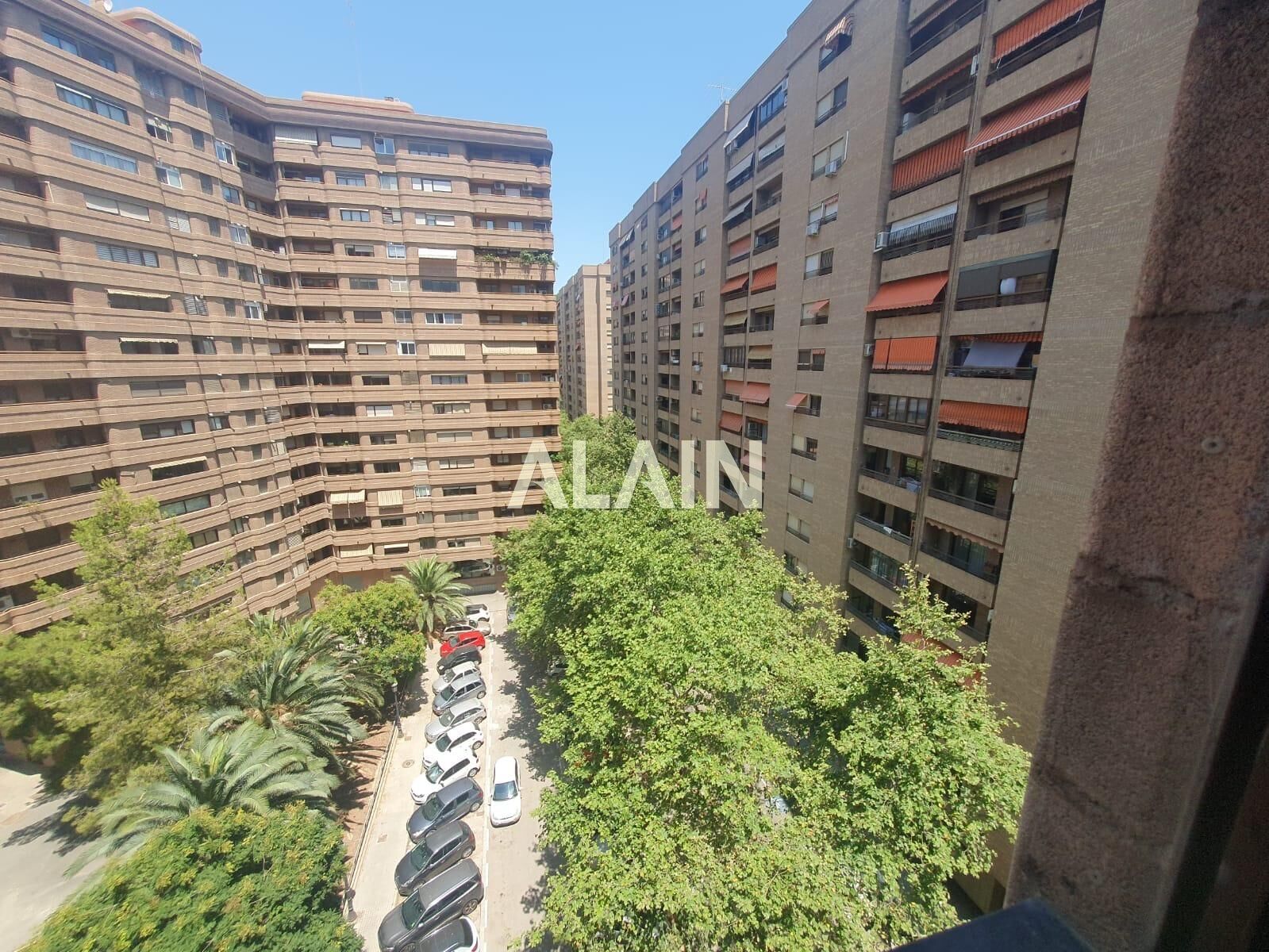 Flat to rent in Calle BELGICA, Mestalla , El Pla del Real,  Valencia Capital