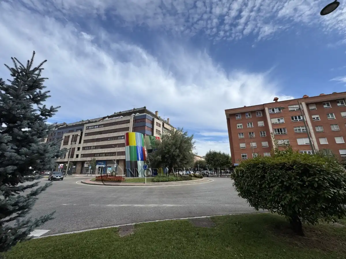 Vista exterior de Piso de alquiler en Burgos con Calefacción y Amueblado