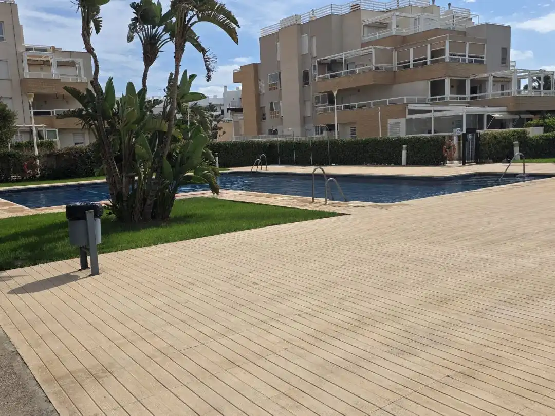 Piscina de Piso en venta en El Toyo