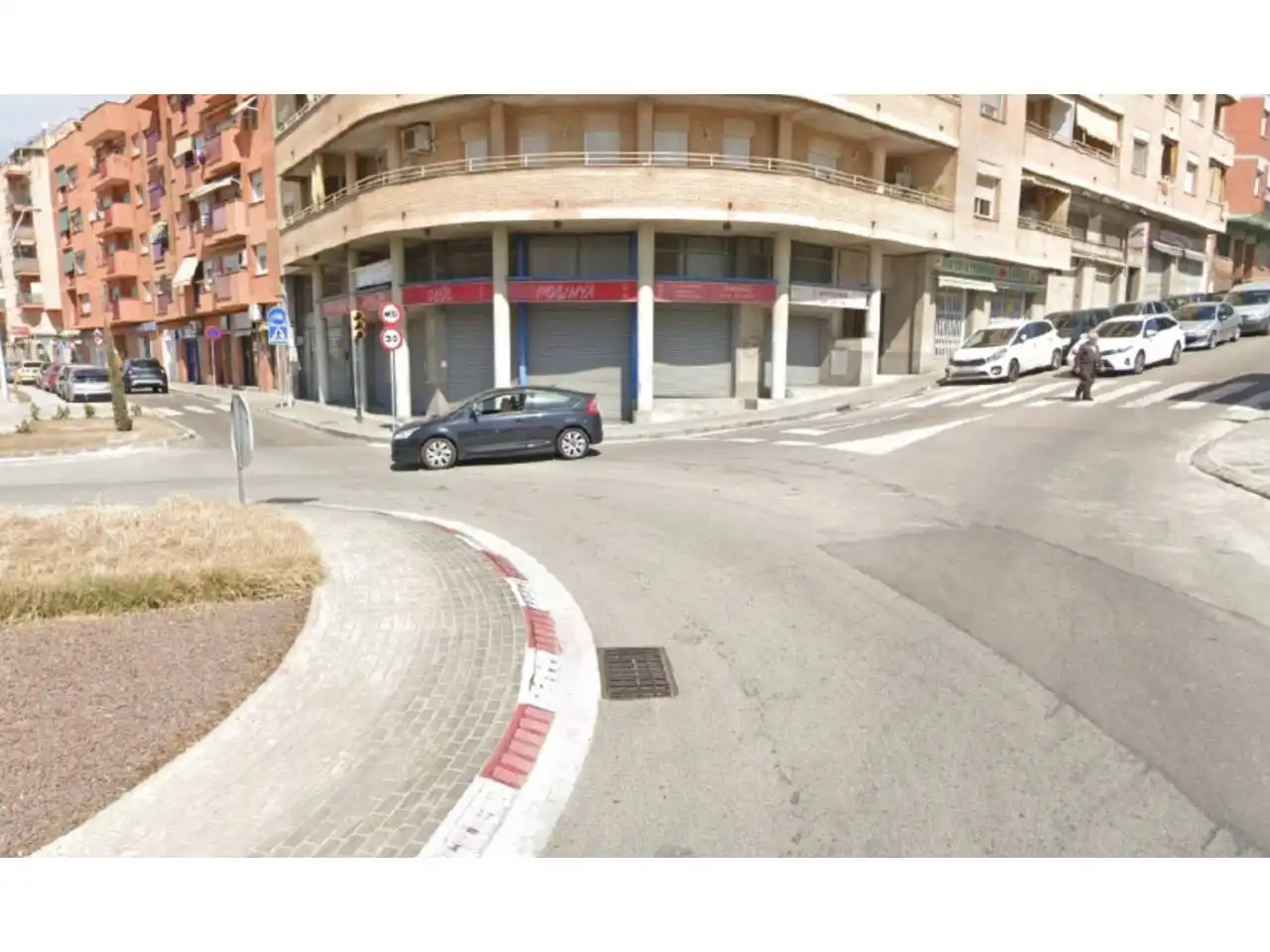 Individual with lift for sale in Calle Almendros