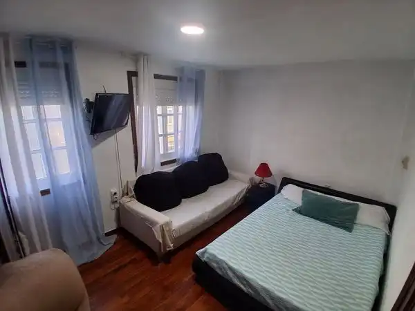Habitación de Piso en venta en Vigo  con Calefacción, Trastero y Amueblado