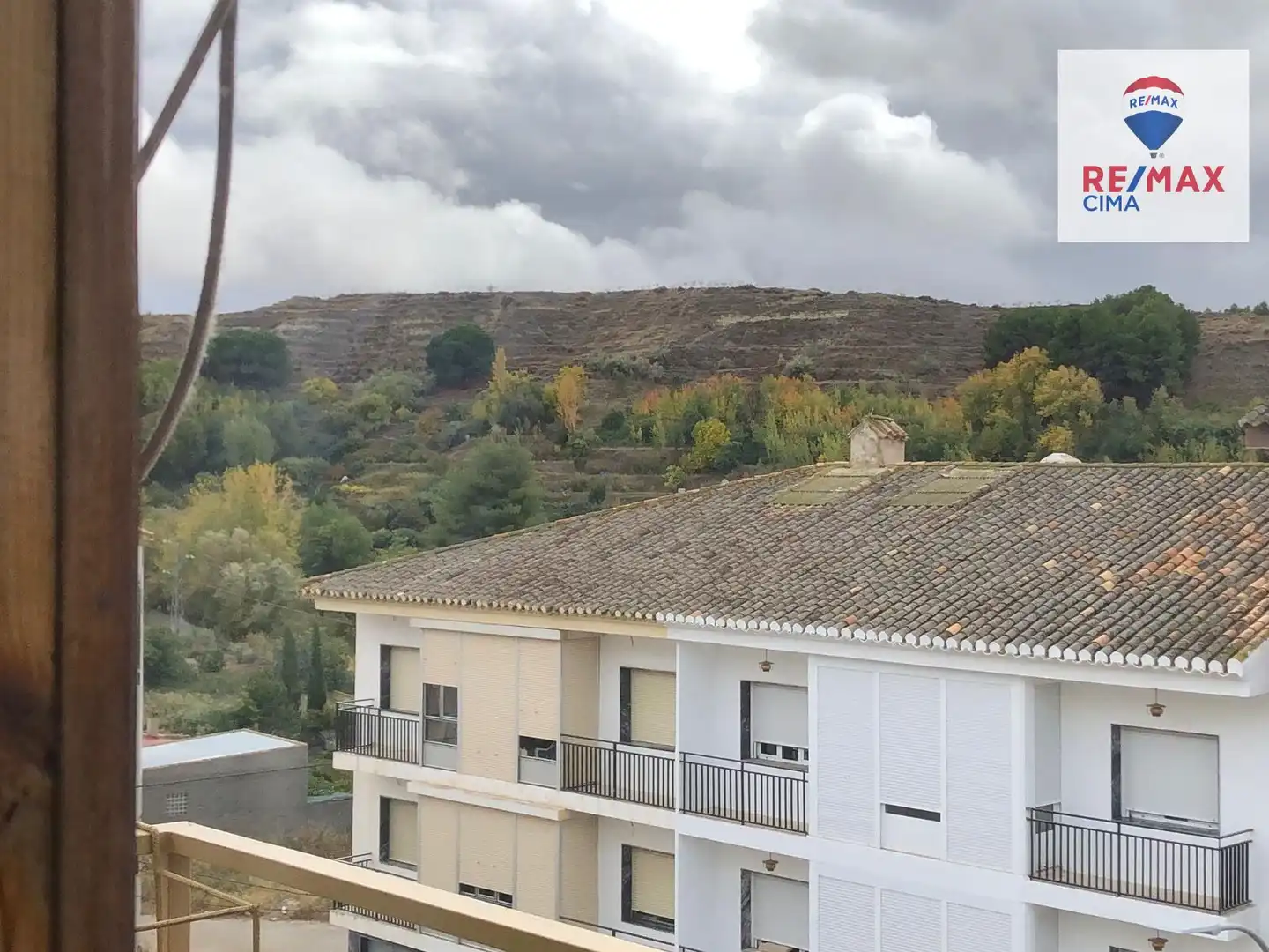Außenansicht von Wohnung zum Verkauf in Cúllar mit Balkon