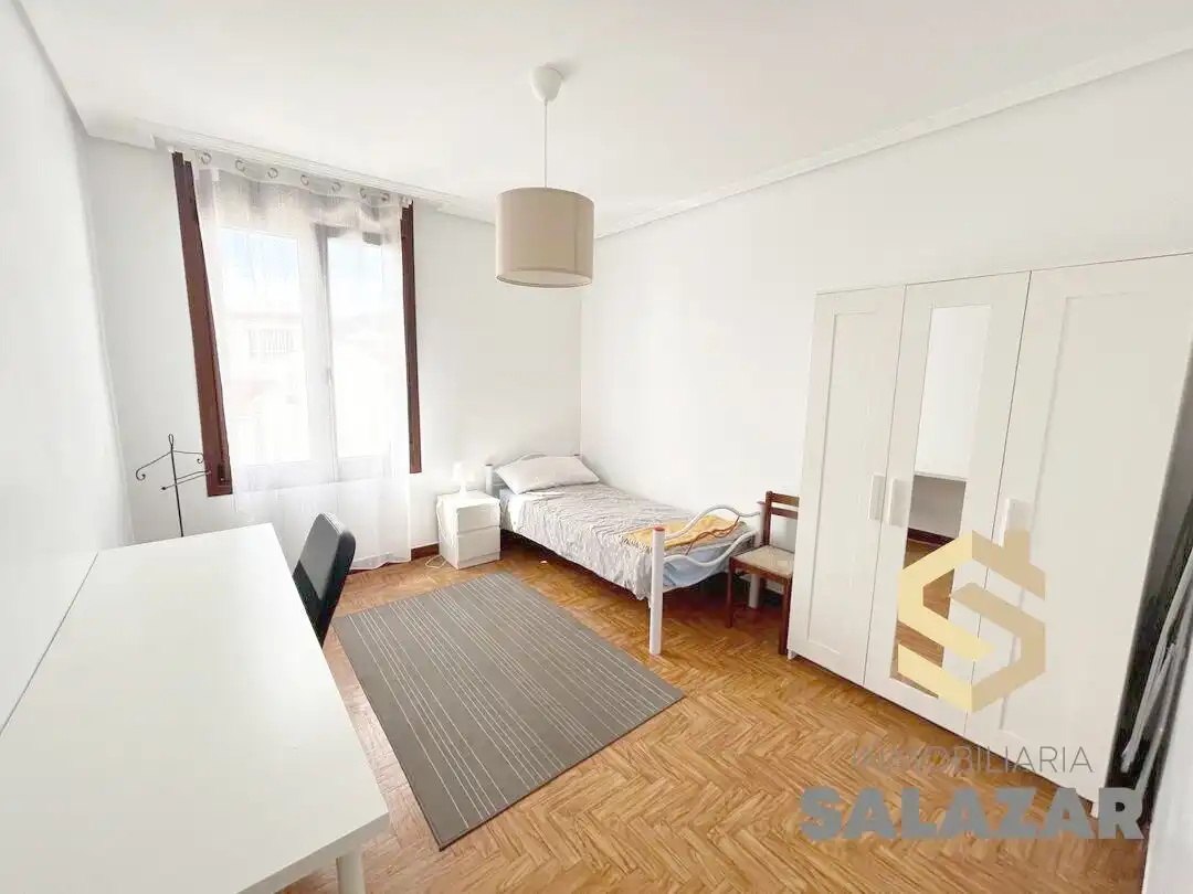 Habitación de Piso de alquiler en Bilbao  con Calefacción