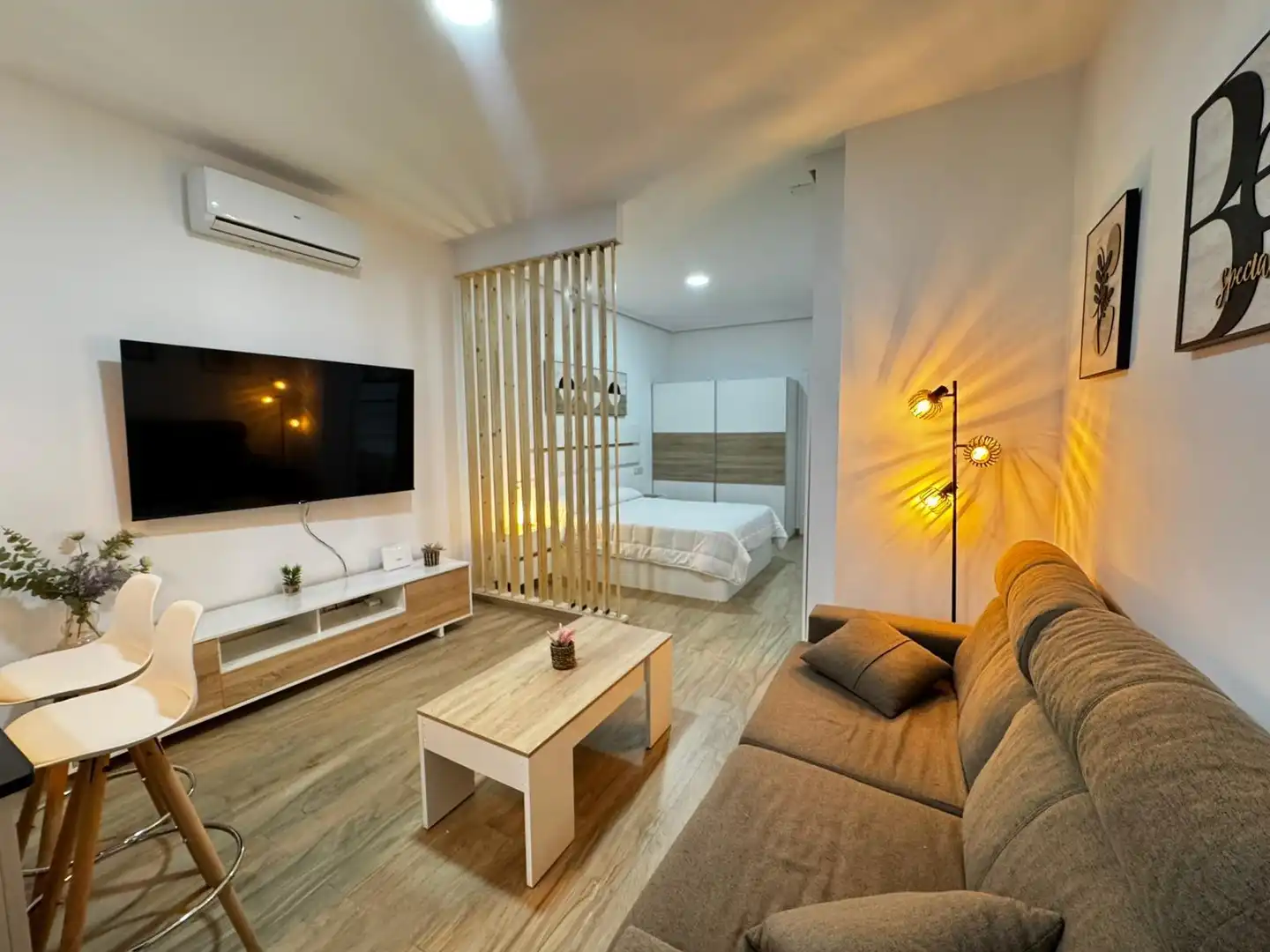 Living room of Flat for rent in Córdoba  with Air Conditioner, Heating and Furnished